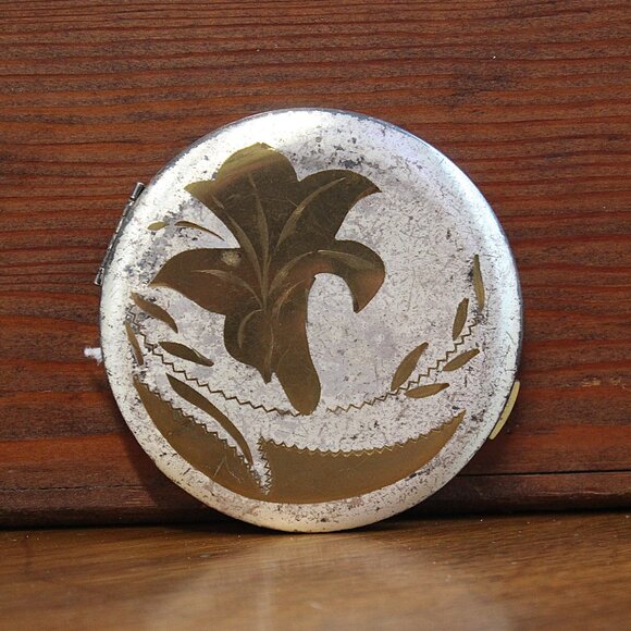 1930s Silver & Gold Tone Powder Compact With Mirror - Picture 10 of 10